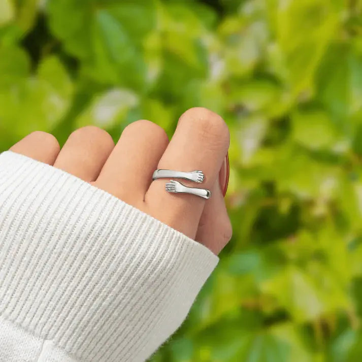 Hug Ring For My Daughter - A Symbol of Love and Protection